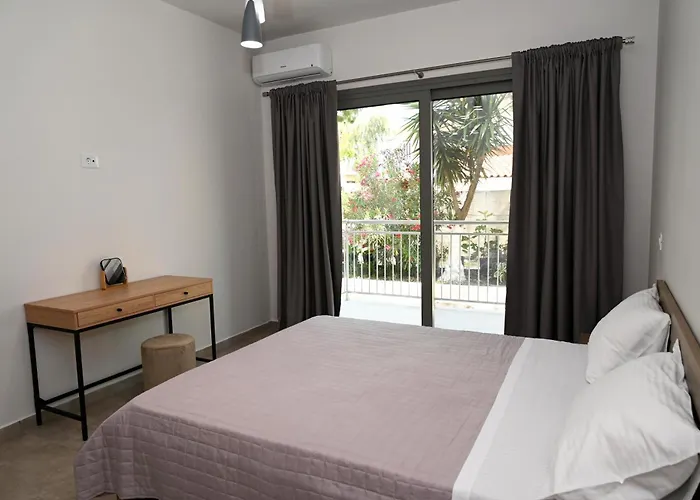 Apartman Georgias Apt,brand New 2025 Modern In The Center Of