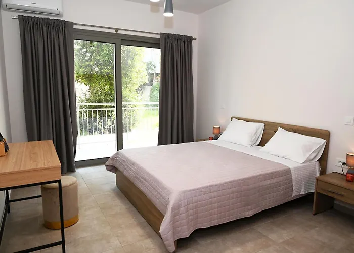 Georgias Apt,brand New 2025 Modern In The Center Of * Alikanász