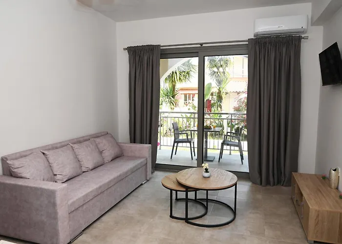 Georgias Apt,brand New 2025 Modern In The Center Of Alikanász