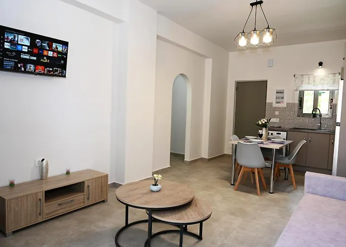 Georgias Apt,brand New 2025 Modern In The Center Of Apartman Alikanász