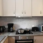 Georgias Apt,brand New 2025 Modern In The Center Of Апартаменты