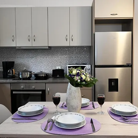Georgias Apt,brand New 2025 Modern In The Center Of *