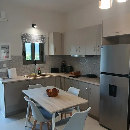 Georgias Apt,brand New 2025 Modern In The Center Of Apartmán *