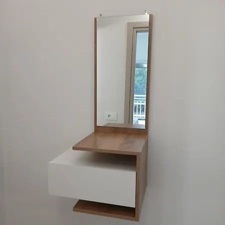 Georgias Apt,brand New 2025 Modern In The Center Of *